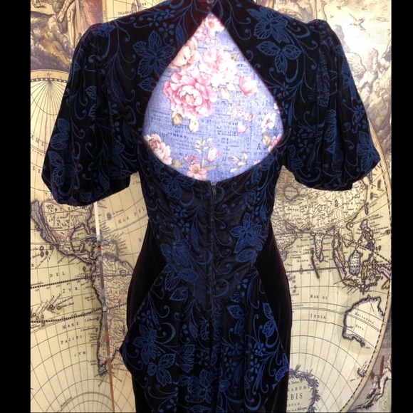 Vintage Scott McClintock puff sleeve velvet gown in navy and burgundy. Size 8 - Picture 4 of 11